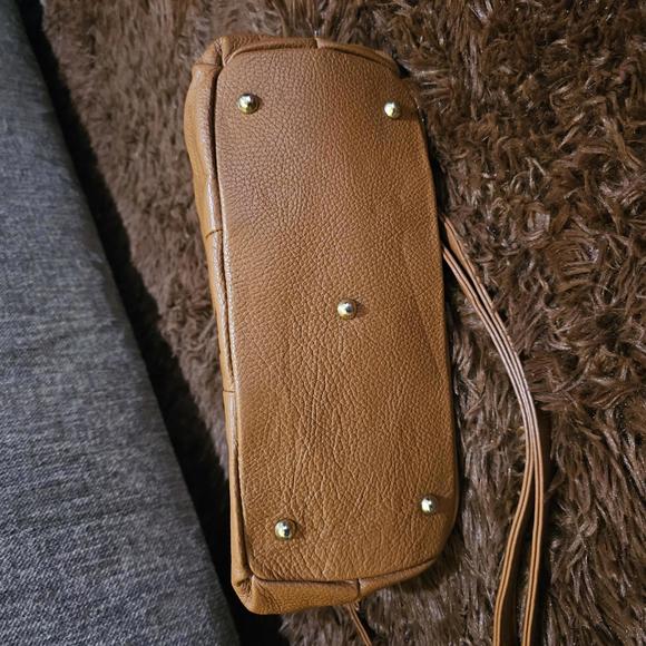 Vera Pelle Tan Soft Leather Handbag w/ Shoulder Strap - Picture 4 of 9